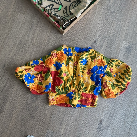 Farm Rio Yellow Floral Crop Top - Picture 5 of 13